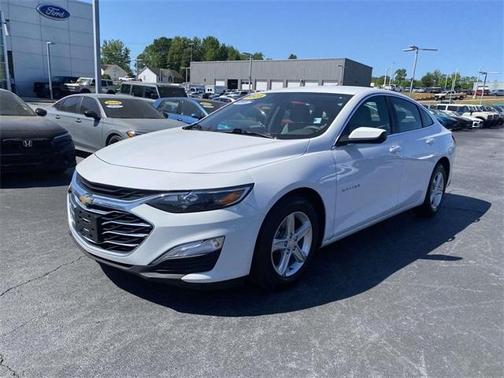 Summit White 2025 Chevrolet Malibu 1LS
