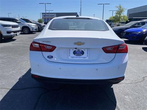 Summit White 2025 Chevrolet Malibu 1LS