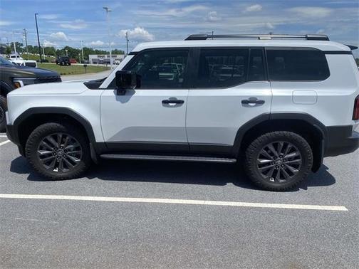 Wind Chill Pearl 2024 Toyota Land Cruiser Base