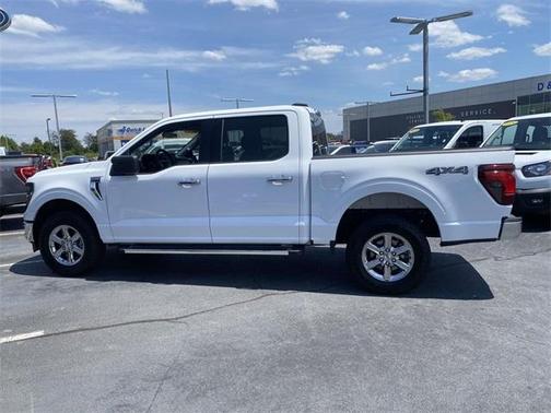 Oxford White 2025 Ford F-150 XLT