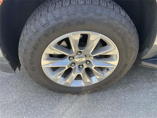 Silver Sage Metallic 2023 Chevrolet Suburban PREMIER