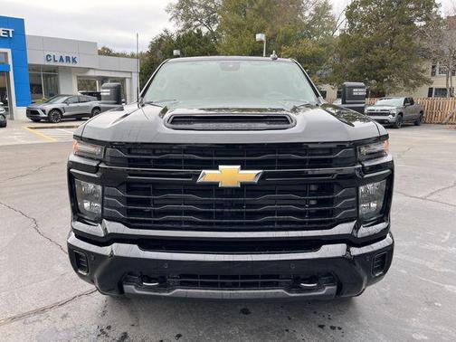 2026 Chevrolet Silverado 2500 Custom