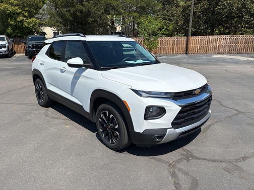 Summit White 2022 Chevrolet Trailblazer LT