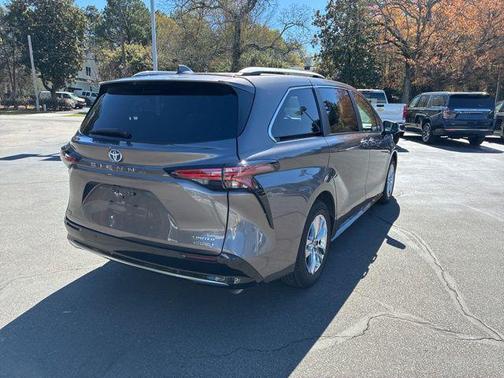 2022 Toyota Sienna Limited