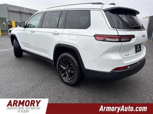 Bright White Clearcoat 2023 Jeep Grand Cherokee L Laredo