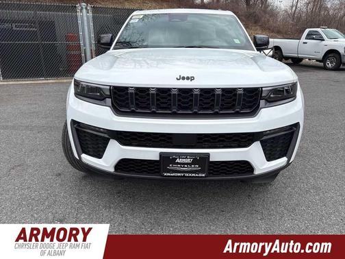 Bright White Clearcoat 2026 Jeep Grand Cherokee Limited