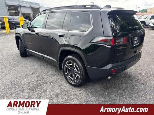 Diamond Black 2026 Jeep Cherokee LAREDO/LIMITED