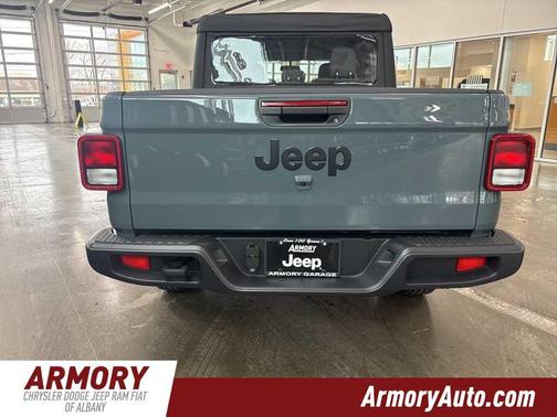 2026 Jeep Gladiator Sport