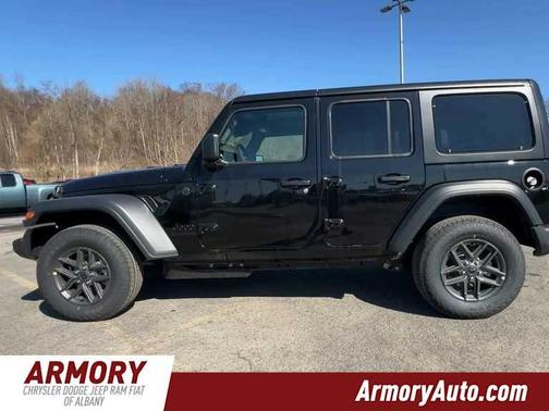 Black Clearcoat 2026 Jeep Wrangler Sport