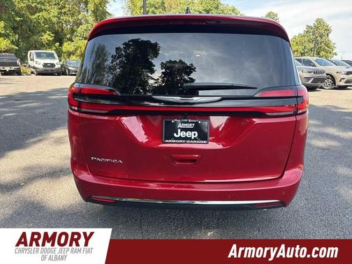 2026 Chrysler Pacifica Select