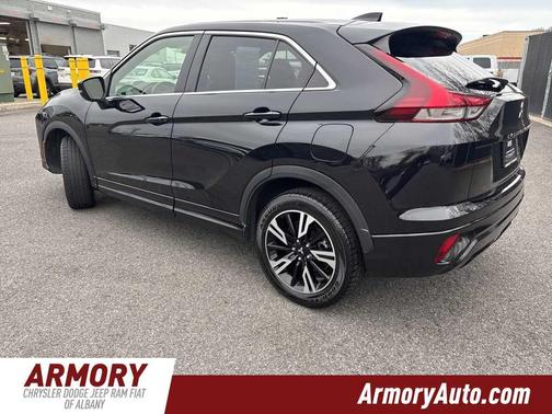 Labrador Black Pearl 2024 Mitsubishi Eclipse Cross SEL