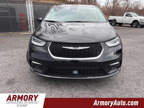 2024 Chrysler Pacifica Touring-L