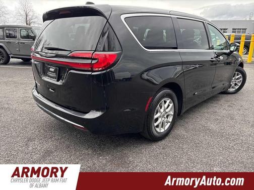 2024 Chrysler Pacifica Touring-L