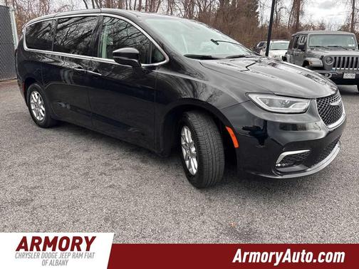 2024 Chrysler Pacifica Touring-L