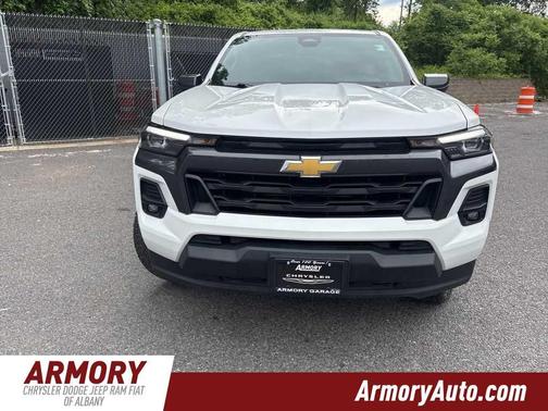 Summit White 2024 Chevrolet Colorado LT