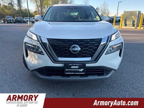 Pearl White Tri-Coat 2023 Nissan Rogue SV