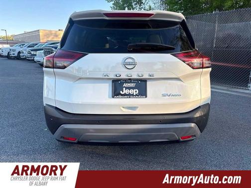 Pearl White Tri-Coat 2023 Nissan Rogue SV