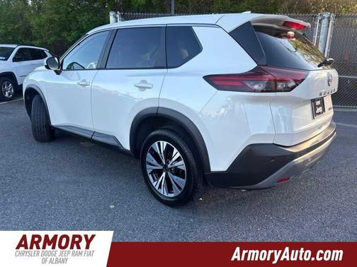 Pearl White Tri-Coat 2023 Nissan Rogue SV