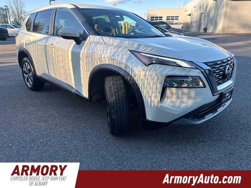 Pearl White Tri-Coat 2023 Nissan Rogue SV