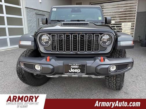 Black Clearcoat 2026 Jeep Gladiator Mojave