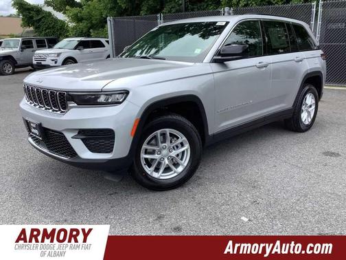 Silver Zynith 2026 Jeep Grand Cherokee Laredo