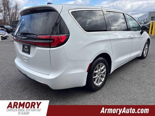 Bright White Clearcoat 2024 Chrysler Pacifica Touring-L
