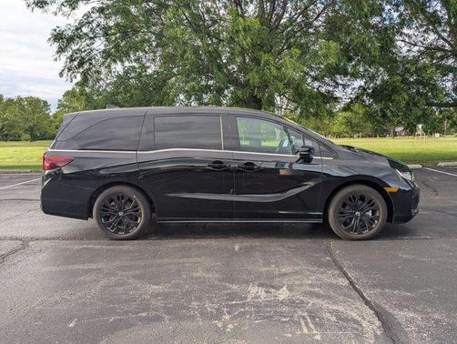 Crystal Black Pearl 2025 Honda Odyssey Sport-L