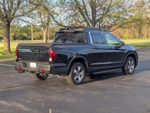 Crystal Black Pearl 2024 Honda Ridgeline RTL