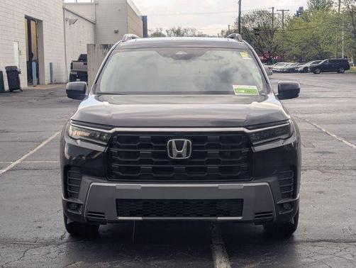 Crystal Black Pearl 2026 Honda Pilot Elite