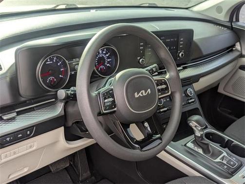 2023 Kia Carnival LX