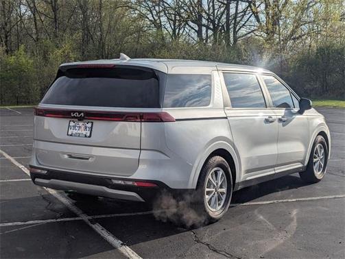 2023 Kia Carnival LX
