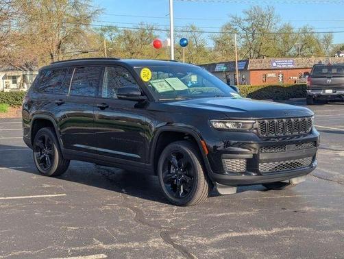 Diamond Black 2023 Jeep Grand Cherokee L Laredo