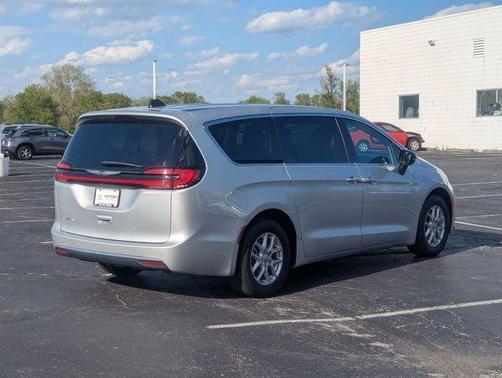 Silver Mist Clearcoat 2024 Chrysler Pacifica Touring-L