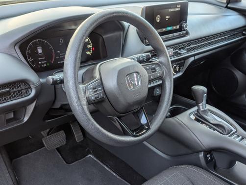 Crystal Black Pearl 2025 Honda HR-V