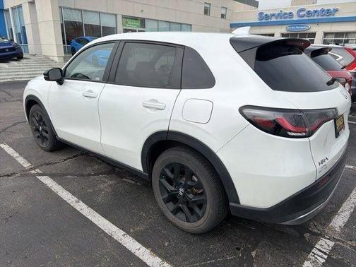 Platinum White Pearl 2024 Honda HR-V Sport