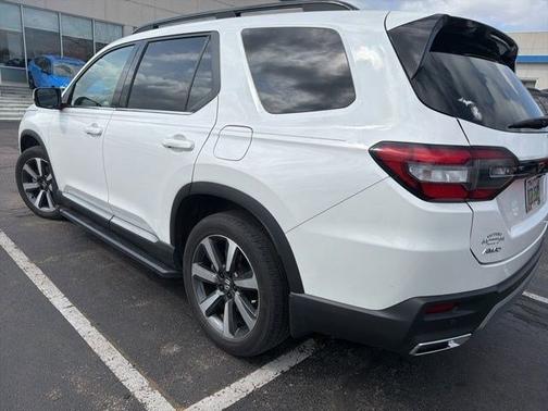Platinum White Pearl 2024 Honda Pilot