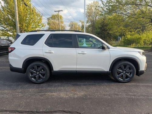 Platinum White Pearl 2026 Honda Pilot Sport