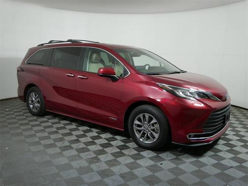 2021 Toyota Sienna XLE 7 Passenger