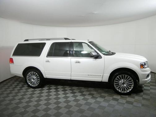 2015 Lincoln Navigator Base