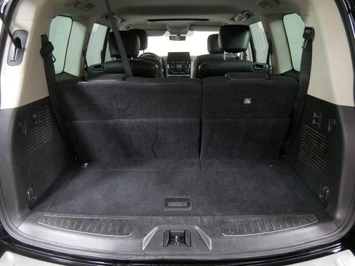 2022 INFINITI QX80 Luxe