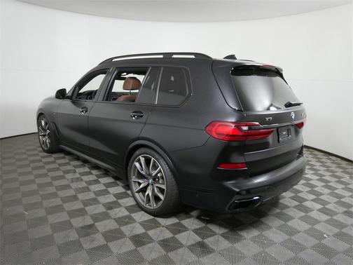 2022 BMW X7 M50i