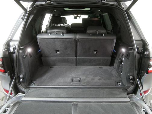 Frozen Pure Grey Metallic 2024 BMW X7 M60i