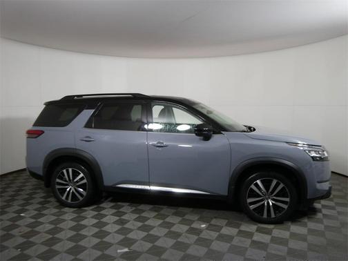 2023 Nissan Pathfinder Platinum 4WD
