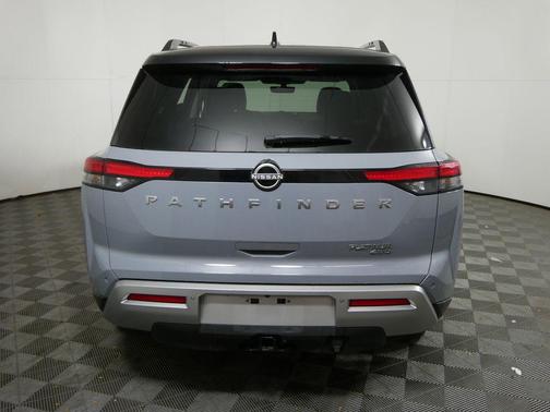 2023 Nissan Pathfinder Platinum 4WD