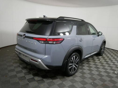 2023 Nissan Pathfinder Platinum 4WD