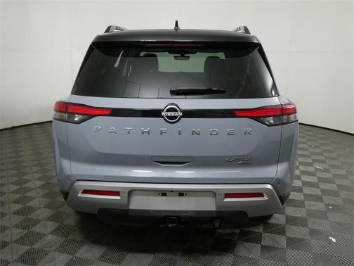 2023 Nissan Pathfinder Platinum 4WD