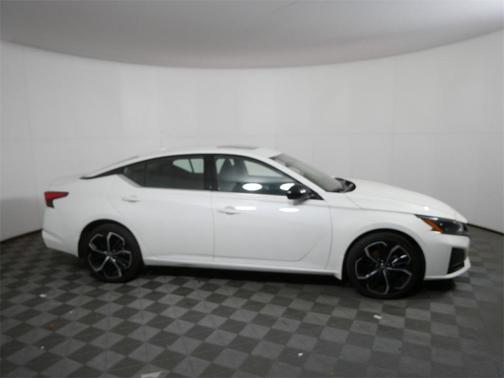 2024 Nissan Altima SR Intelligent AWD