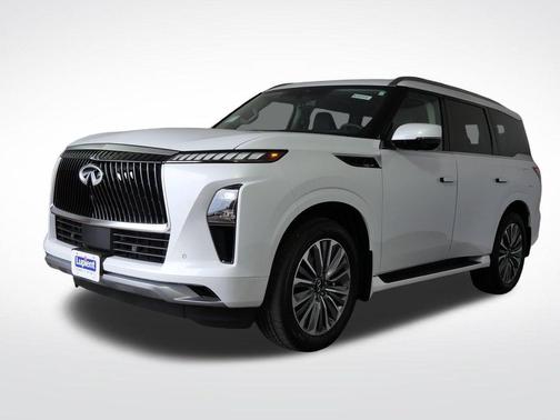 Radiant White 2026 INFINITI QX80 Luxe