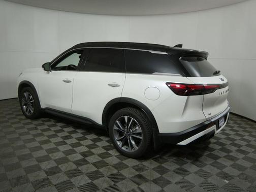 Majestic White 2023 INFINITI QX60 Luxe