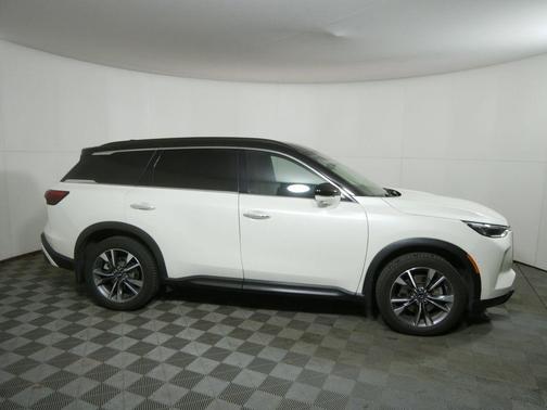 Majestic White 2023 INFINITI QX60 Luxe